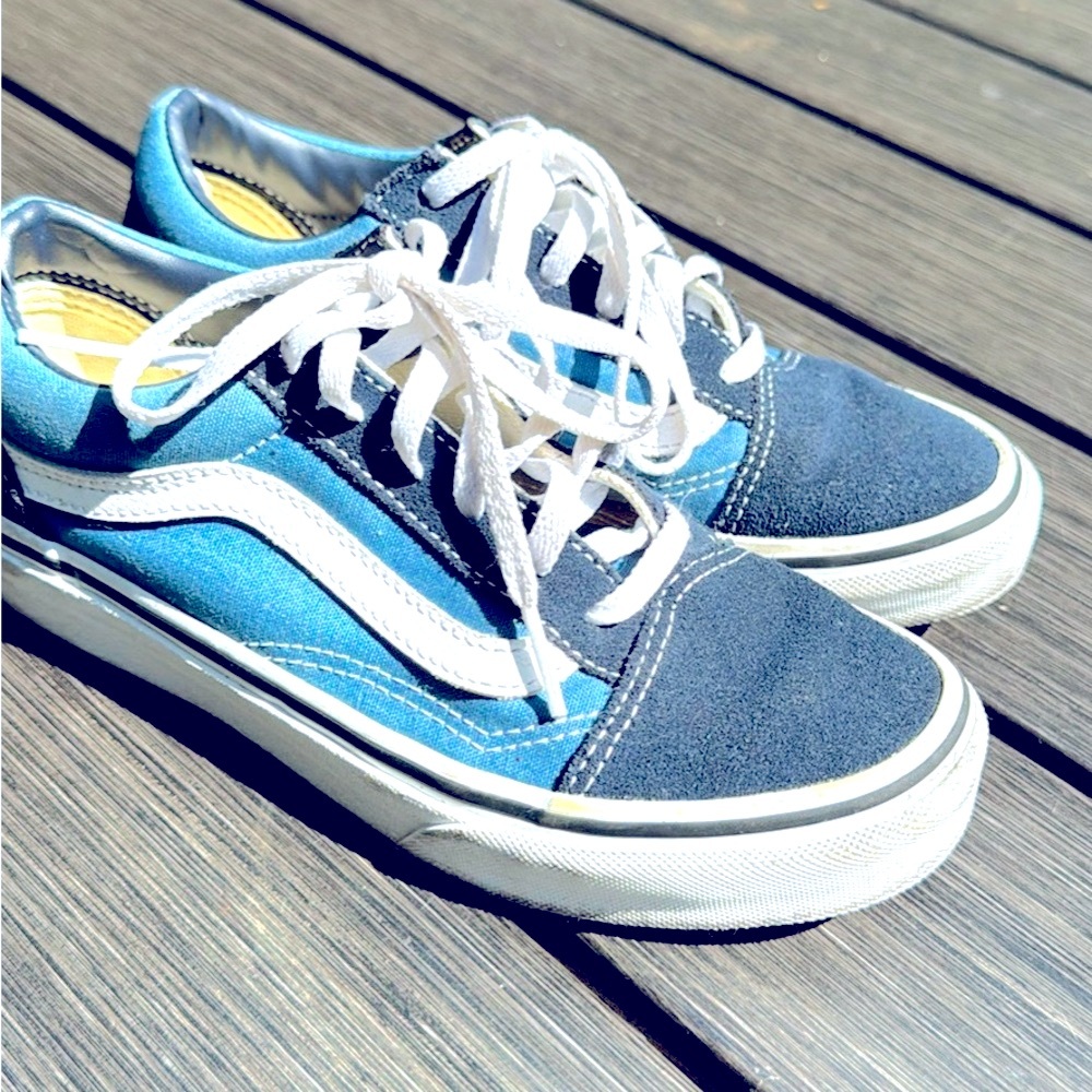 Boys 2.5 Van Sneakers. Worn only 1 time. Very good condition. Beautiful blue